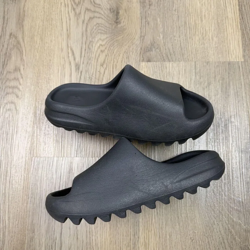 Yeezy Foam Slide Sandals in Black